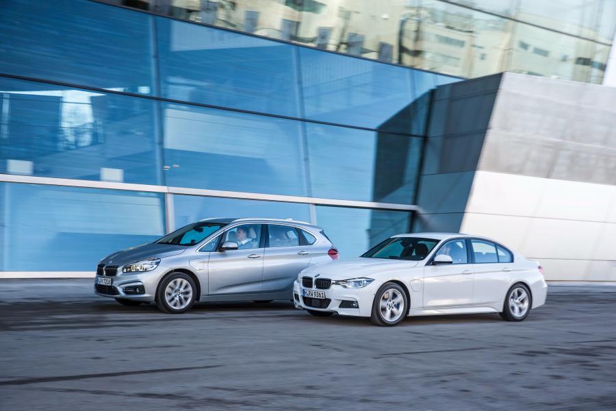  BMW 330e M Sport 2016 года  (фото 30 из 40)